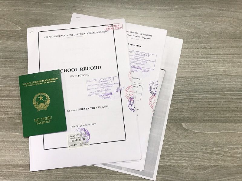 Các giấy tờ về bằng cấp, học bạ và lý lịch tư pháp luôn cần được hợp pháp hóa lãnh sự.